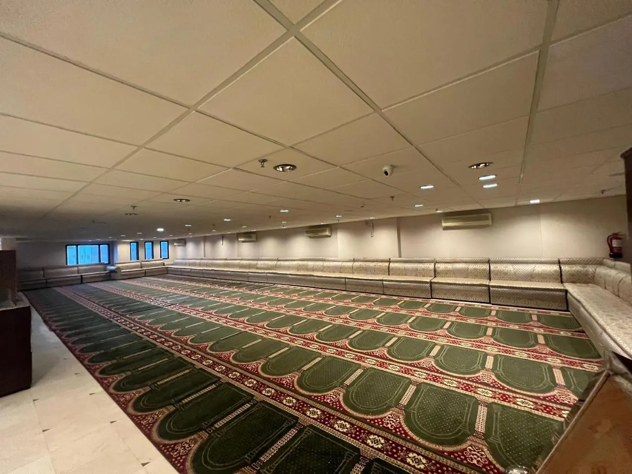 فندق قصر العطلات Qaser Alotlat Hotel Мекка 2*,  Саудовская Аравия