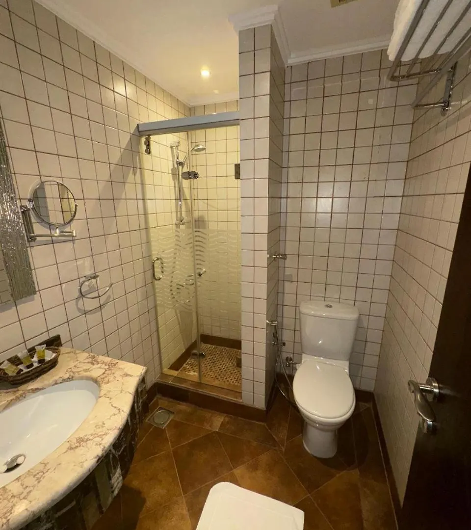 فندق قصر العطلات Qaser Alotlat Hotel Мекка 2*,  Саудовская Аравия